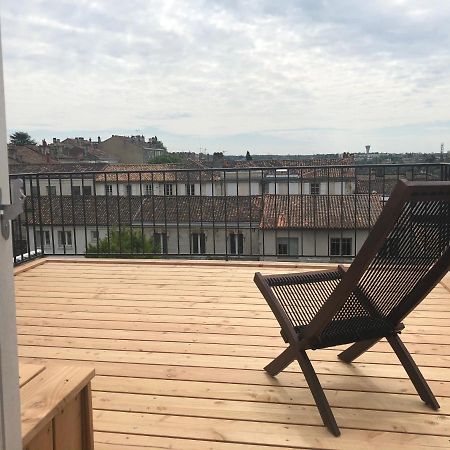 Beautifully Renovated Rooms On Place New York アングレーム エクステリア 写真