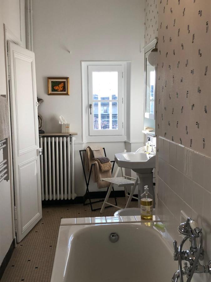 Beautifully Renovated Rooms On Place New York アングレーム エクステリア 写真