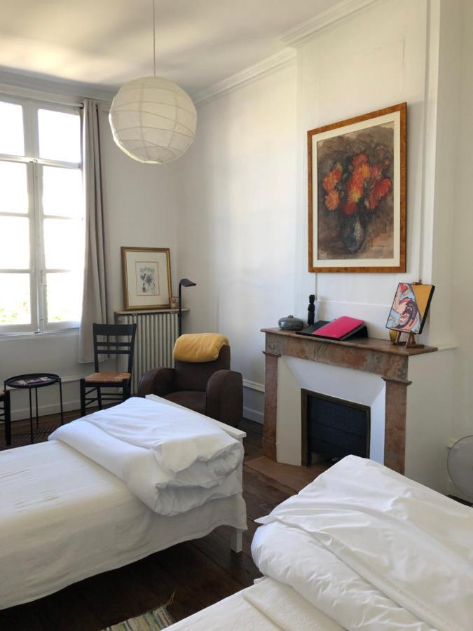 Beautifully Renovated Rooms On Place New York アングレーム エクステリア 写真