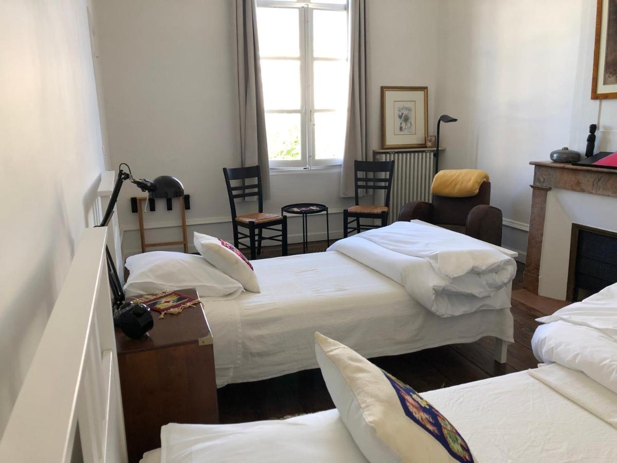 Beautifully Renovated Rooms On Place New York アングレーム エクステリア 写真